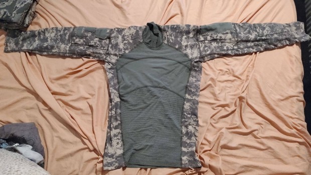 US Army Combat T-shirt Medium - Tzll