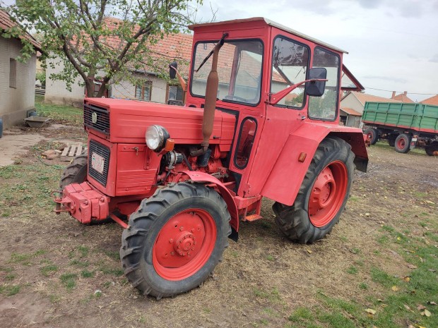 UTB 445DT traktor