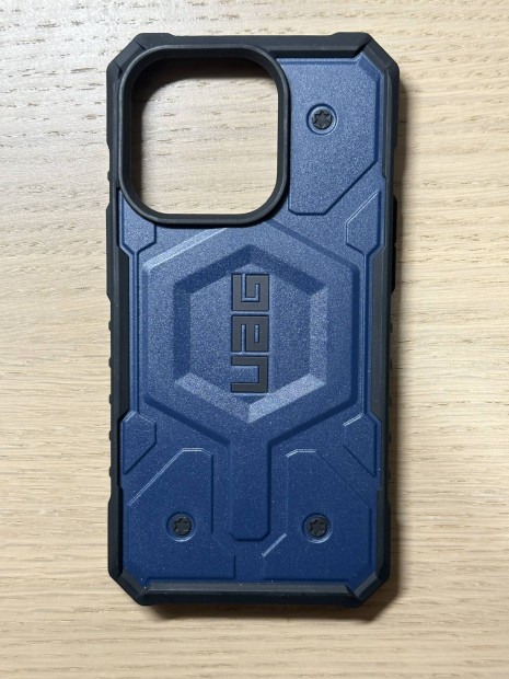 Uag Iphone 13 Pro tok