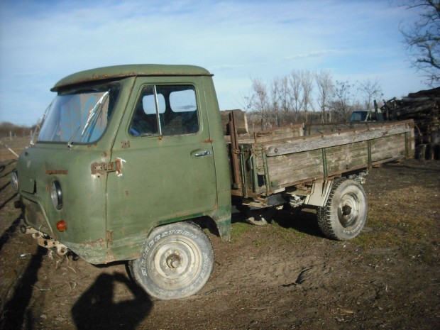 Uaz 452-es plats elad