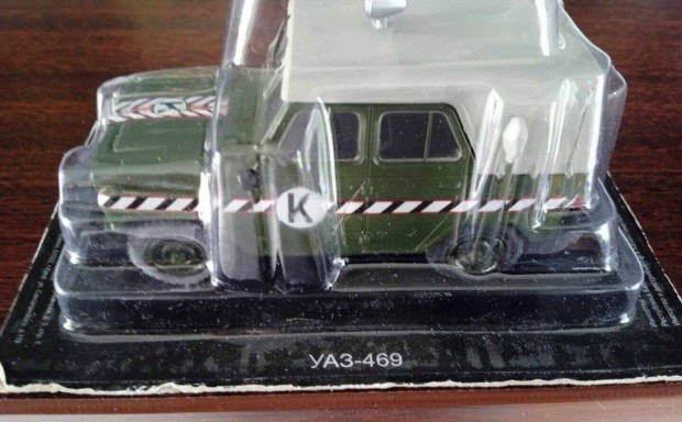 Uaz 469 "komendatura" kisauto modell 1/43 Elad