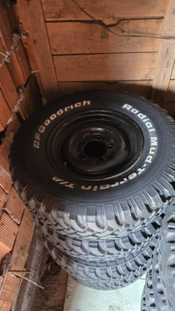 Uaz felpumplt kerekek elad