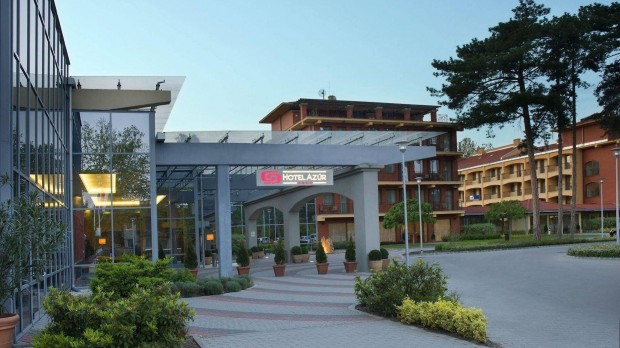 Üdülési hét átadó Siófokon a 4*-oshotel Azúrban 4fő 2025. június28-tól