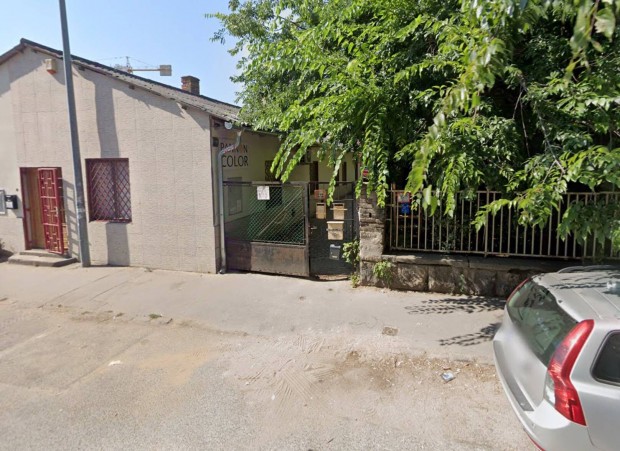 Udvari aut�be�ll� b�rl�s, Zugl�, Gizella �t 22