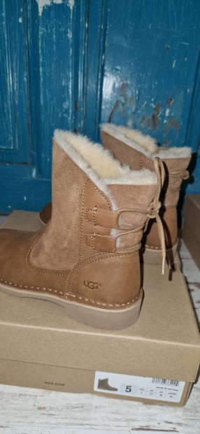 Ugg, bunds bokacsizma 35-36 br