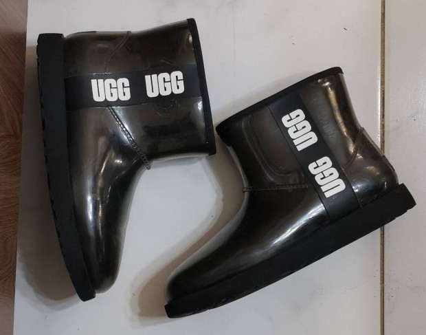 Ugg csizma. 