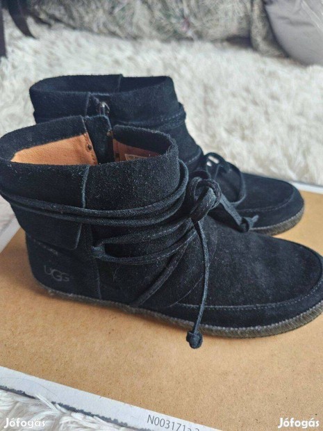 Ugg csizma teljesen j eredeti 38 as mret 24 cm bels talphossz