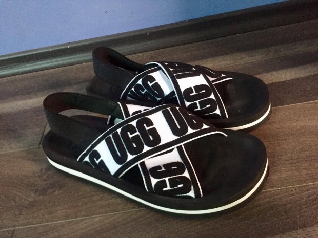 Ugg ni szandl 