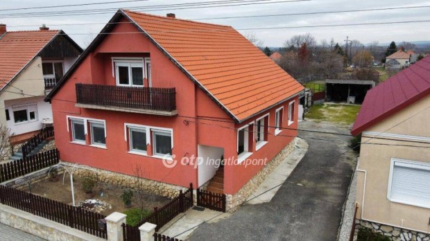 Ugodi felújított családi ház eladó