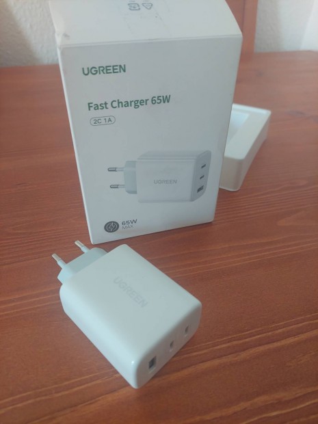 Ugreen  fast charger  65W  tlt