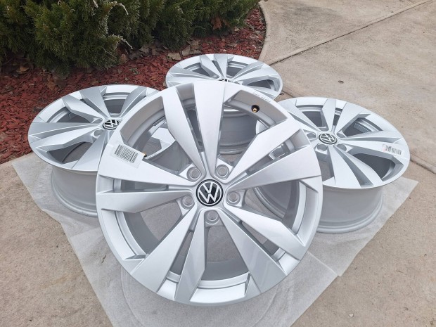 j 0km-es Gyri VW Golf Touran Caddy Jetta 5*112 R18 alufelni. Id3 