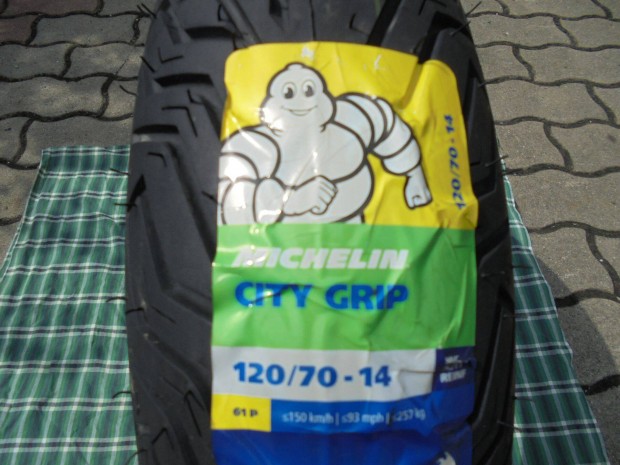j 120/70 R 14-es 2022-es Michelin motorgumi elad