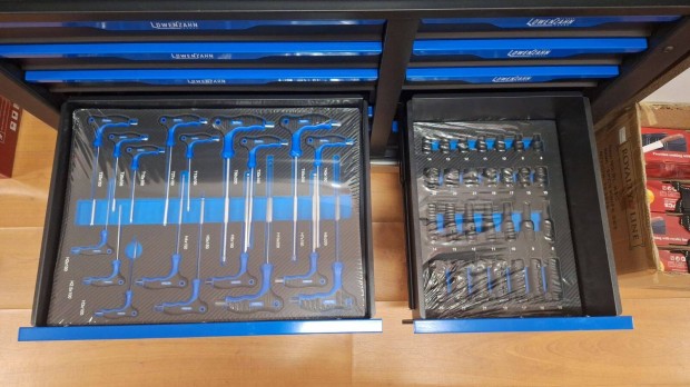 �j 12 fi�kos szersz�mos kocsi szersz�mszekr�ny