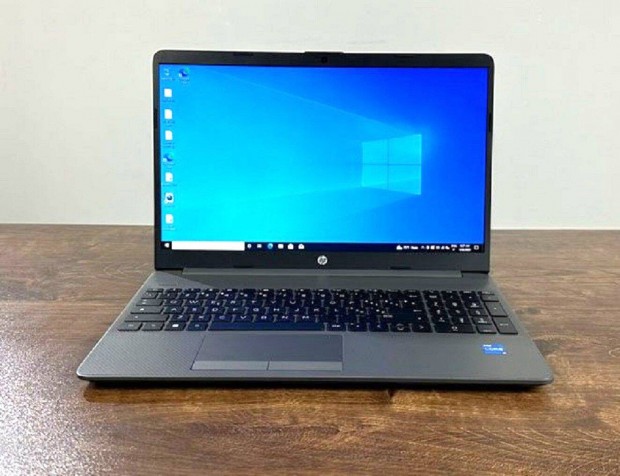 j 15.6" HP szuper gyors laptop, Intel Core i5, Windows 11, 2 v gari