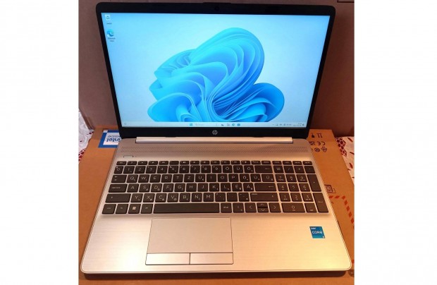 j 15" HP laptop, Intel Core i5, 16 GB RAM, 512GB SSD, WIN11, 2v gari