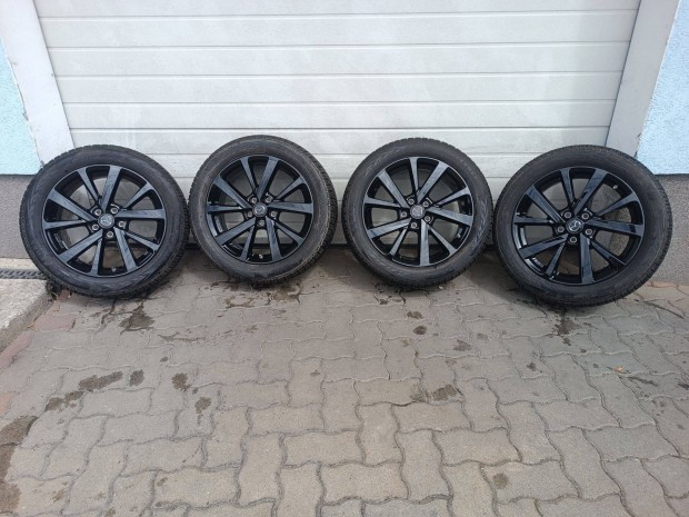 Új 18" 5x114,3 Gyári Mazda 3 alufelni téli gumival eladó!