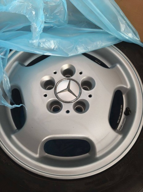 Új 195/65R15 Hankook gumi , alufelnivel Mercedesre