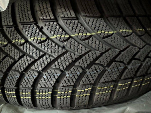 Új 215/55 R18 Semperit Speed-Grip 5 téli gumi