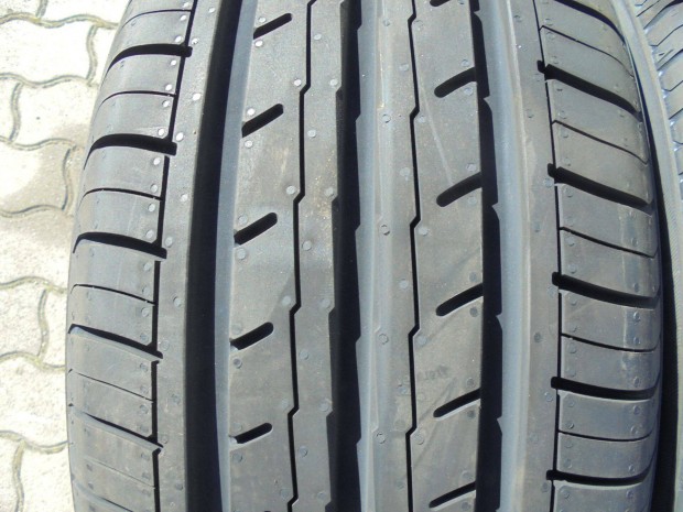 Új 215/55 R 16-os Yokohama nyári gumi eladó