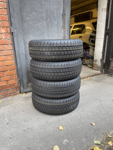 j 215/60 R17 C kisteher Hankook Tligumiszett