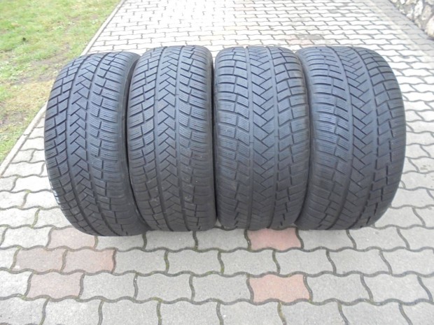 �j 21-es K�tsz�les Vredestein 2024-es t�li gumi szett