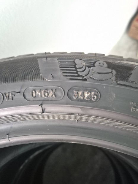�j 225/50 R18 Michelin ny�rigumi