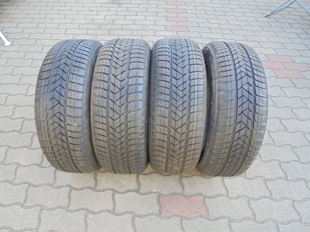Új 225/55 R17" 2021-es Pirelli téli gumi eladó