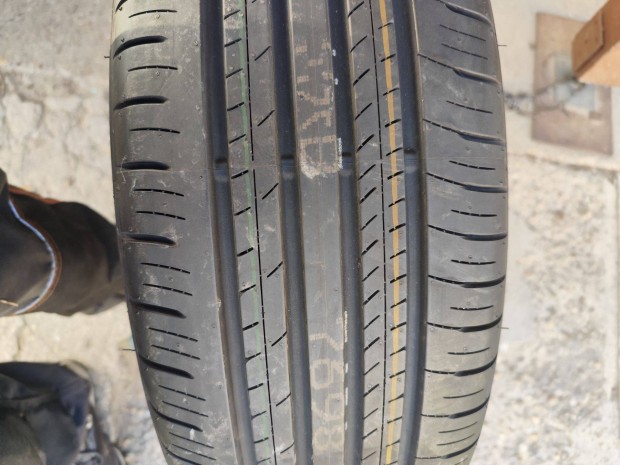 Új 225/60 R18 nyári gumi dunlop
