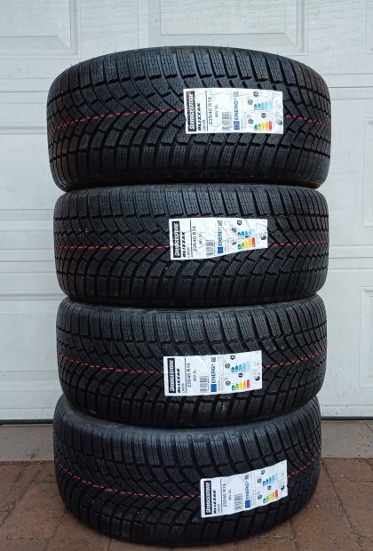 Új 235/40R19 235/40R 19 235/40 R19 Bridgestone téli gumi