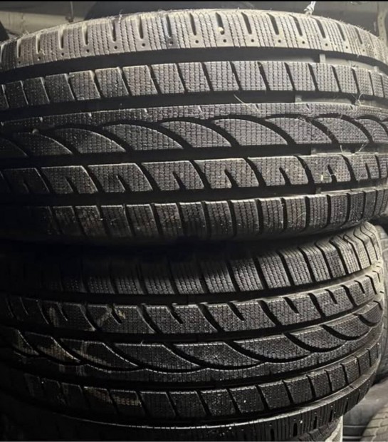 j 235/45 R18 Teli Gumi Parban !