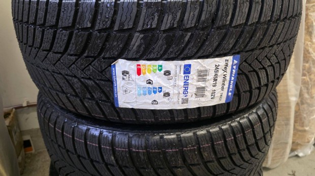 j 245/45R19 tli gumi garnitura