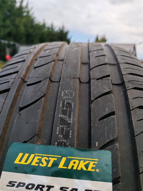 j 265/50 R20 nyri garnitura 