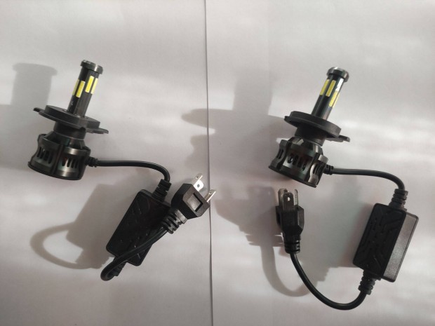 Új 2 x 8 oldalú Canbus H4 Led fényszóró 120W 20000lm IP68 6000K 12-24V