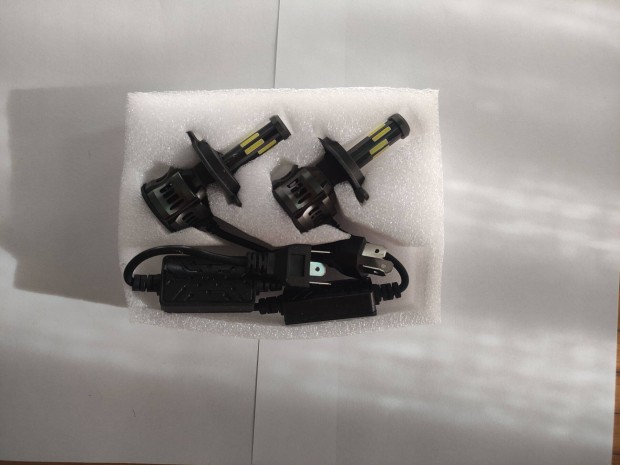Új 2 x 8 oldalú Canbus H4 Led fényszóró 120W 20000lm IP68 6000K 12-24V