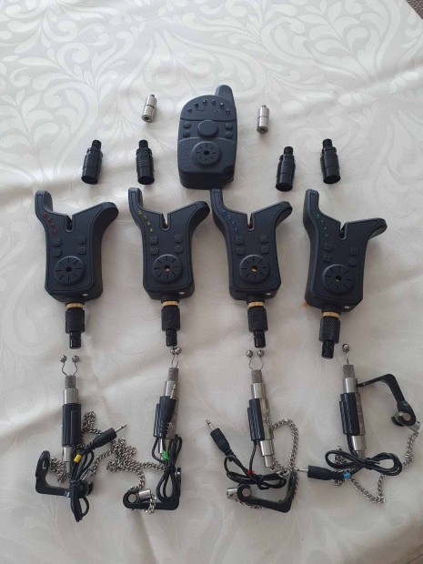 Új 4+1es szett+4db elektromos láncos swinger+4db gyorscsati+5db elem