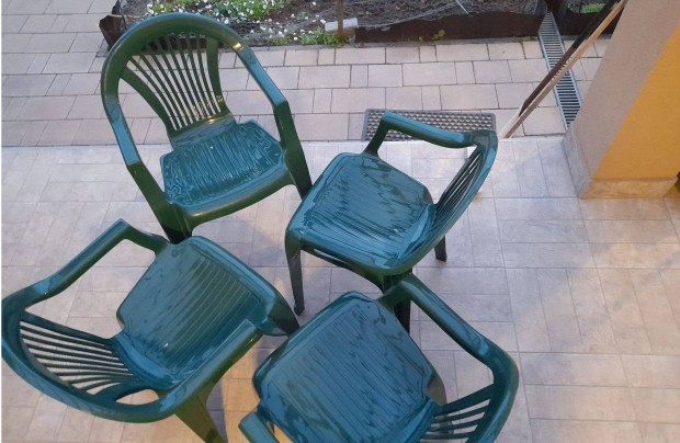 Új 4db műanyag szék kerti bútor olcsón megéri!