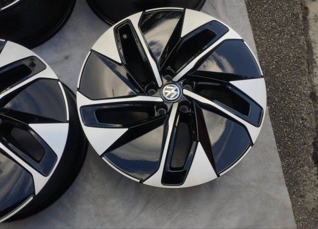 Új 5x112 19 Volkswagen gyári alufelni r19 " Skoda Seat Cupra Audi