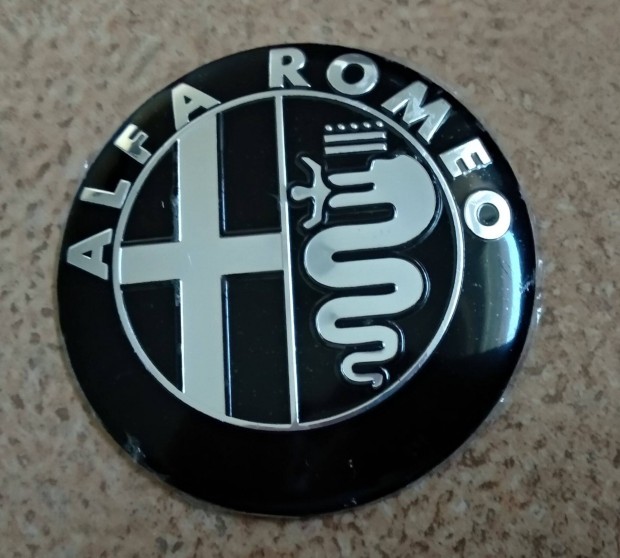 Új 74 mm-es Alfa Romeo embléma (logó, jel) többféle színben