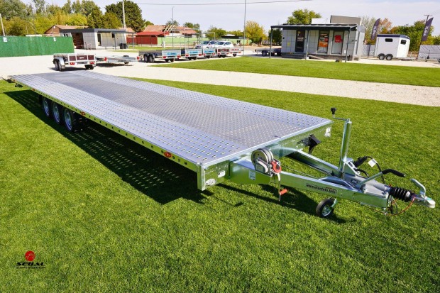 �j 8.5m-es aut�sz�ll�t� ut�nfut� (3500kg) most brutt� 3.190.000 Ft