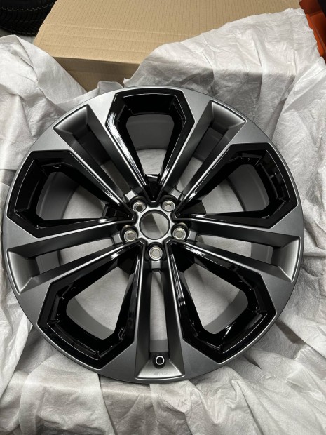 j AUDI RS R21 9,5J ET31 66,5mm