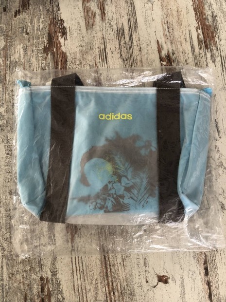 Új Adidas táska