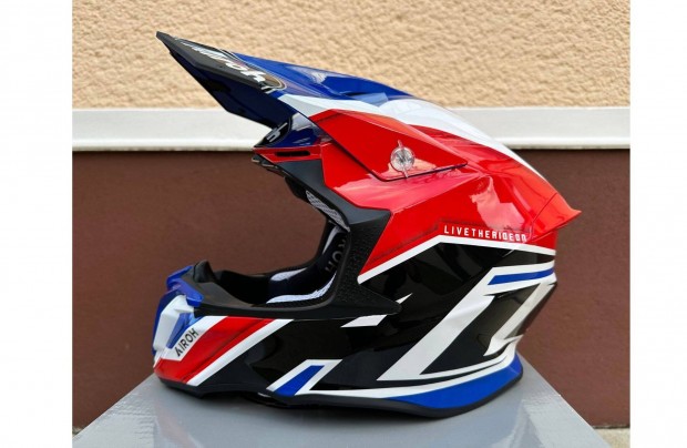 j Airoh Twist 2.0 Shaken kk/piros enduro, cross sisak, buksisak (S)
