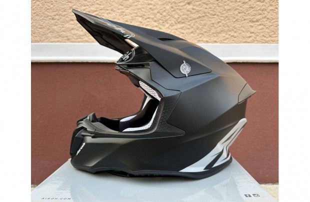 j Airoh Twist 2.0 matt fekete enduro, mx, cross sisak, buksisak (M)