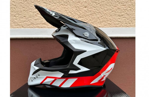 Új Airoh Wraaap piros/fekete enduro, mx, cross sisak, bukósisak (M)