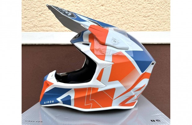 Új Airoh Wraap narancs/kék/fehér enduro, cross sisak, bukósisak (M)