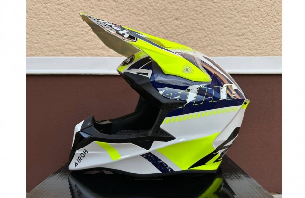 Új Airoh Wraap sárga/kék/fehér enduro, mx, cross sisak, bukósisak (M)