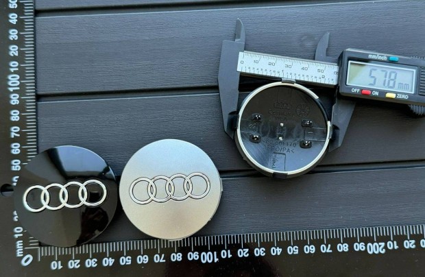 j Audi 60mm Felni kupak Alufelni Jel Felnikupak Emblma 4B0601170