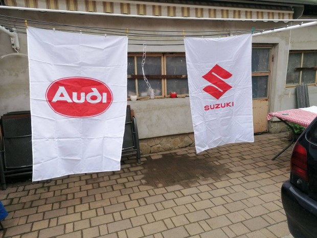 j Audi s Suzuki emblms sejem zszlk. . 2M x 1M