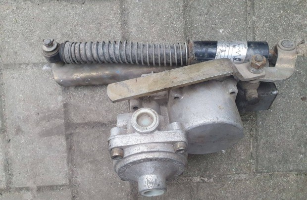 �j BK3827 PAL BSS p�tkocsi LIAZ f�kszerelv�ny f�ker�szab�lyz� szelep