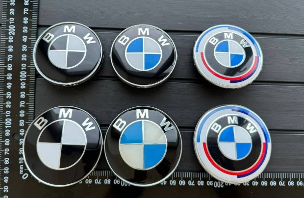 j BMW 1 2 3 4 5 6 7 x3 x5 x6 x1 JEL Logo Emblma Felirat Kiegszt l